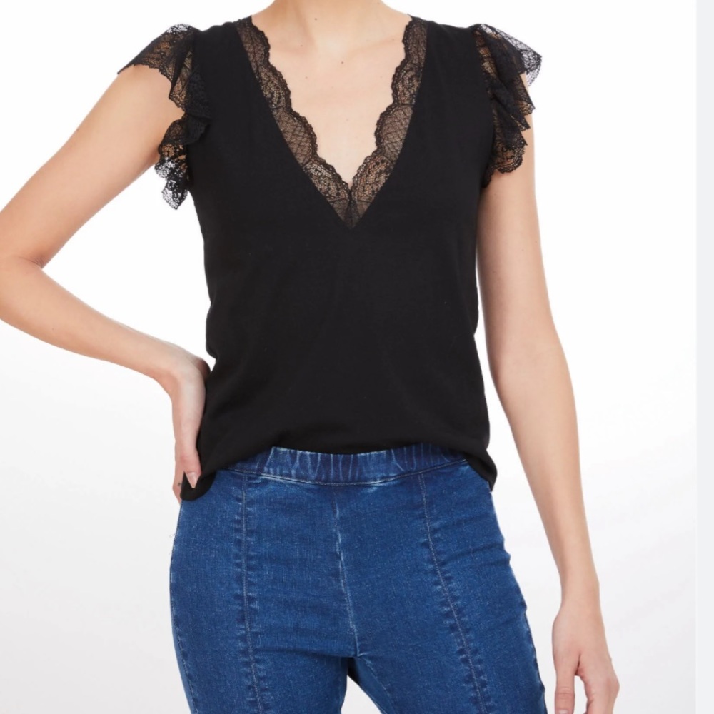 Black ruffle t
